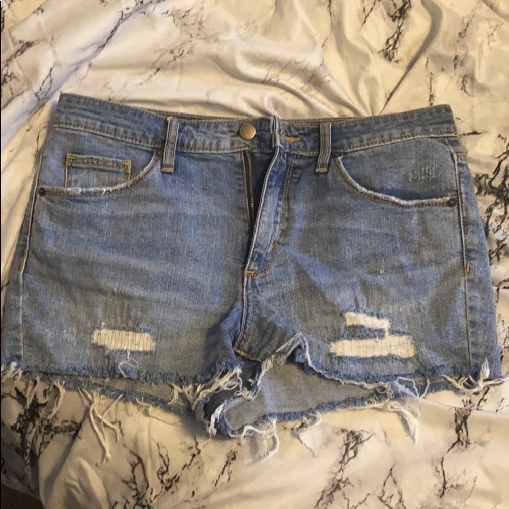 Distressed universal thread jean shorts